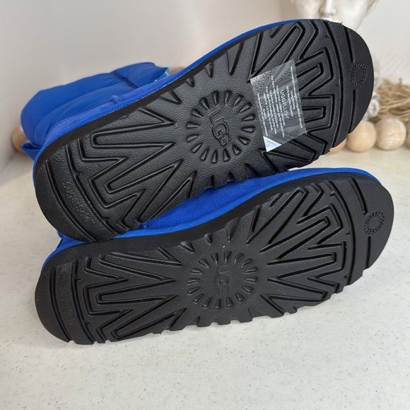 UGG Women's Classic Maxi Toggle Fashion Boot SZ 6 Blue - Picture 9 of 14